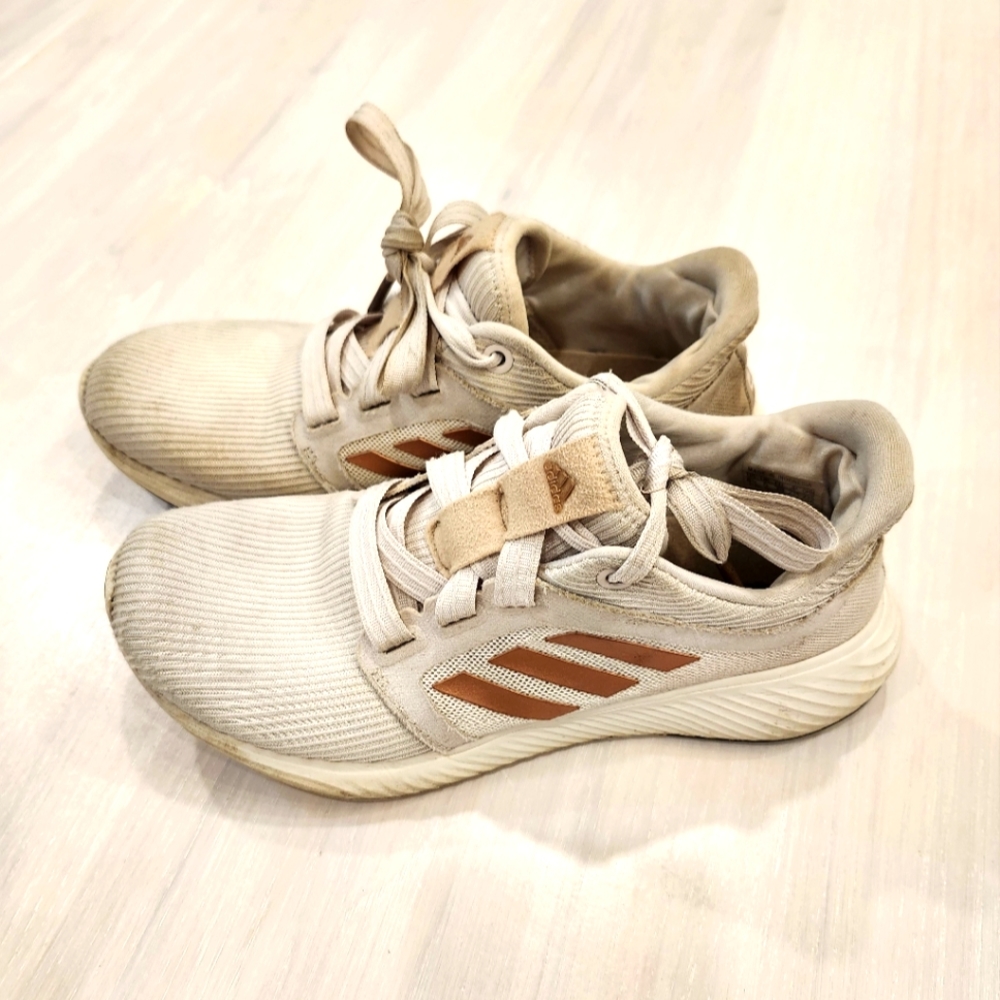 Womens adidas running edge lux 4 sneakers in beige and rose gold size 6.5
